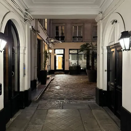 Opera - Premium With Lift For 3 Paris
