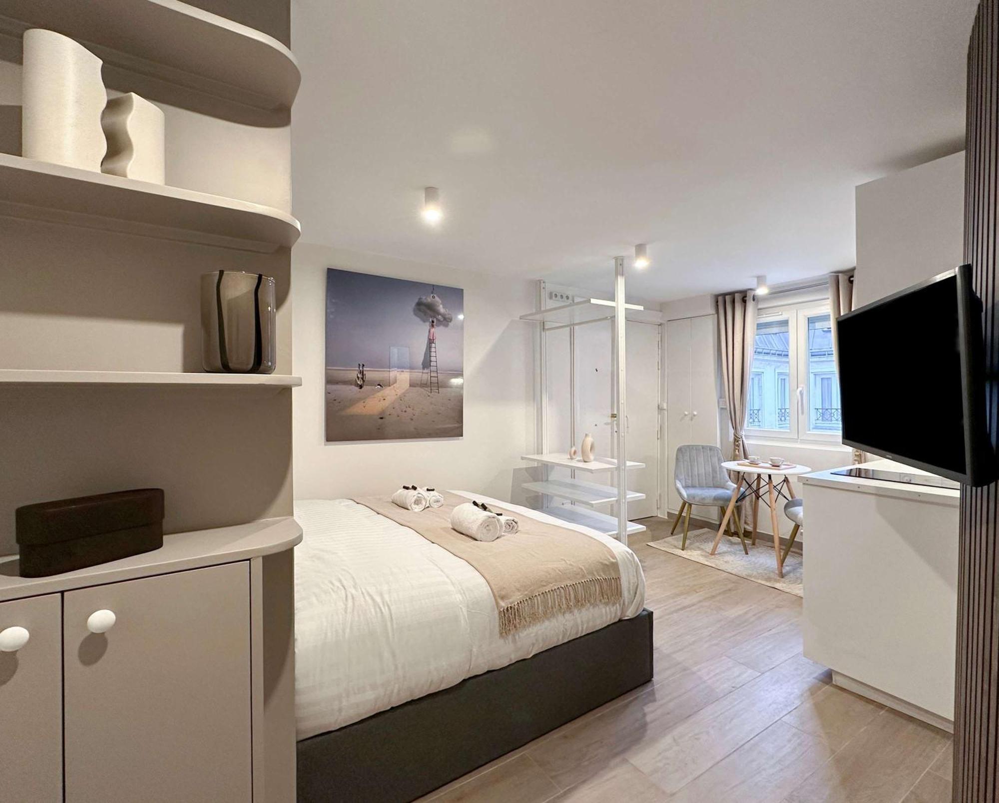 Brand New Near La Madeleine ! Appartamento *